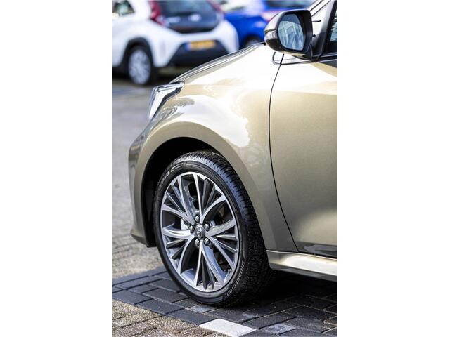 Toyota YARIS 1.5 Hybrid 130 Executive JBL Audio | Head Up Display | Lederen bekleding | Dodenhoekdetectie , All-in Rijklaarprijs