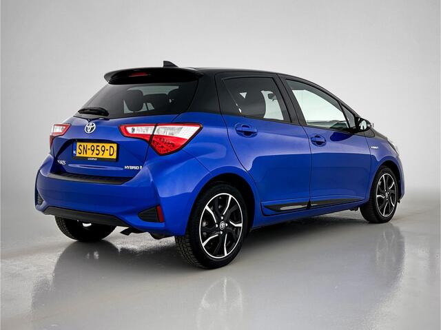 Toyota YARIS 1.5 Hybrid Bi-Tone | Navigatie | Camera | Dealer Onderhouden | Cruise Control | Climate Control | LM Velgen |