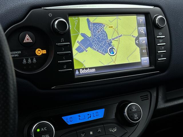 Toyota YARIS 1.5 Hybrid Bi-Tone | Navigatie | Camera | Dealer Onderhouden | Cruise Control | Climate Control | LM Velgen |