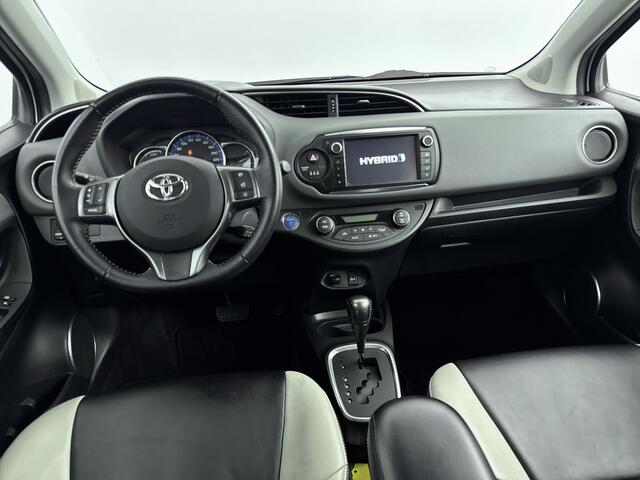 Toyota YARIS 1.5 Hybrid Trend Bi-Tone | Navigatie | Parkeercamera | Cruise en Climate Control |