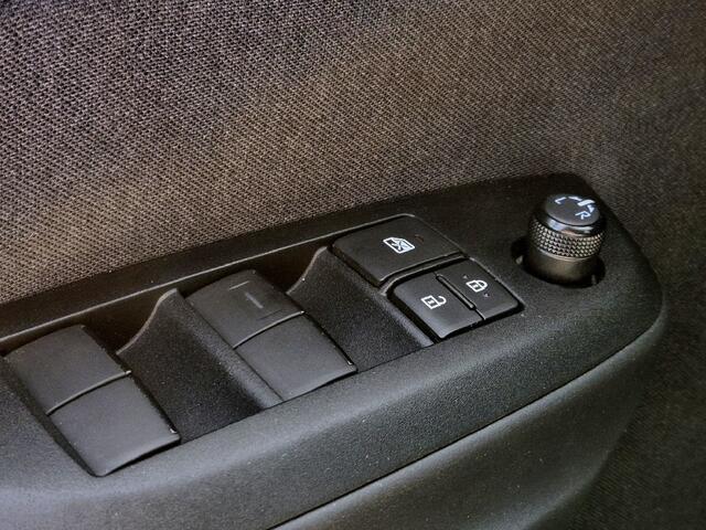 Toyota YARIS 1.5 Hybrid Automaat Dynamic | Trekhaak | Stoel- en stuurverwarmi