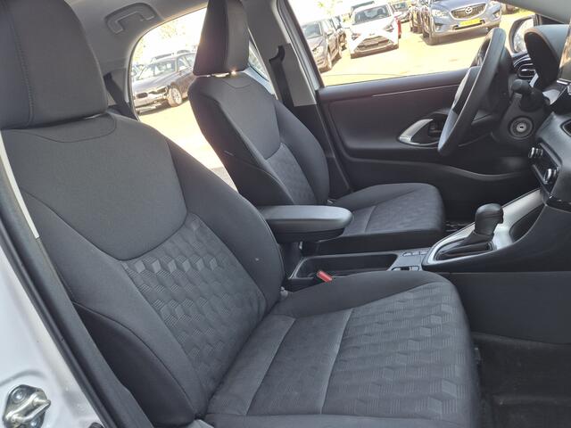 Toyota YARIS 1.5 Hybrid 115 First Edition BELG SCHROEISCHADE RECHTS 18.500km