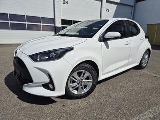 toyota-yaris-1.5-hybrid-115-first-e