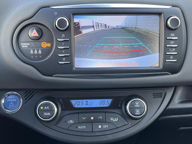 Toyota YARIS 1.5 Hybrid Active | Navi/Camera/Clima/Cruise