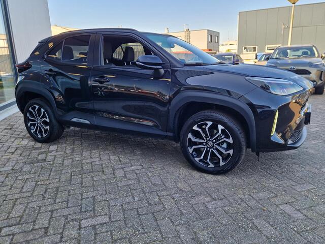 Toyota YARIS Cross 1.5 Hybrid Dynamic Plus Parkeersensoren slecht 1800 km!! op de teller