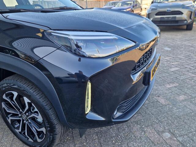 Toyota YARIS Cross 1.5 Hybrid Dynamic Plus Parkeersensoren slecht 1800 km!! op de teller