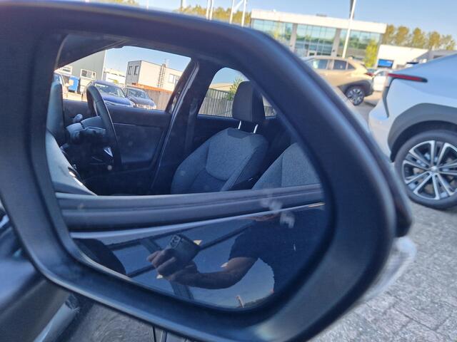 Toyota YARIS Cross 1.5 Hybrid Dynamic Plus Parkeersensoren slecht 1800 km!! op de teller