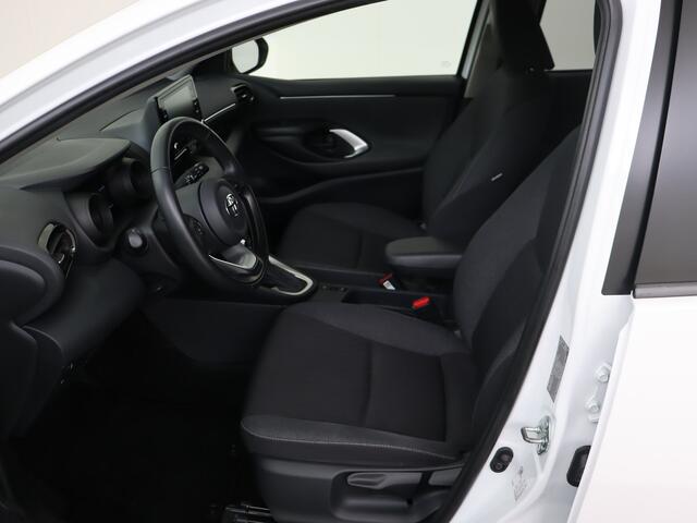 Toyota YARIS 1.5 Hybrid Style 28-04 JBL