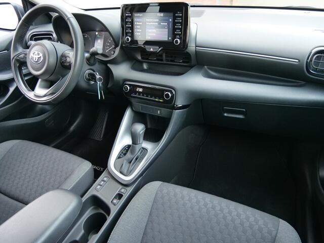 Toyota YARIS 1.5 Hybrid Active Camera / Climate Control / Ad.Cruise control