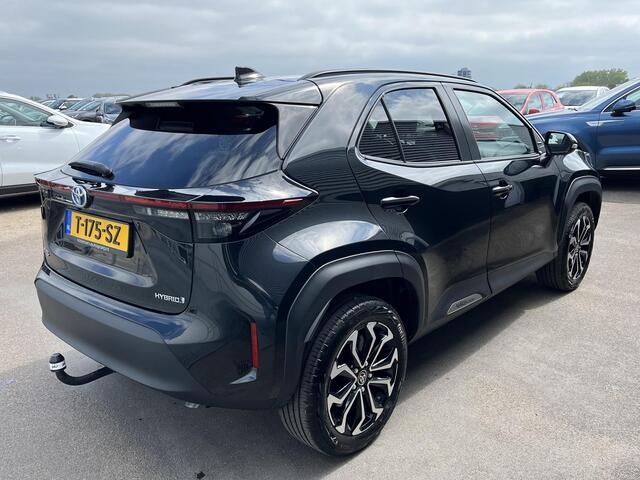 Toyota YARIS Cross 1.5 Hybrid Dynamic Extra Trekhaak, Navigatie, Stoelverwarming, Stuurwiel verwarmd, LMV, Smart Key, Privacy glass, LED, Elek. achterklep, Spiegels automatisch inklapbaar