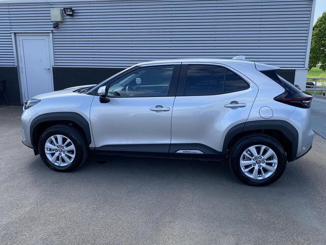 Toyota YARIS Cross 1.5 Hybrid Dynamic Edition Incl: AppleCarPlay / AndroidAuto, Navigatie, Parkeersensoren, Smart key, Privacy glass, Achteruitrijcamera, Adaptieve cruise controle