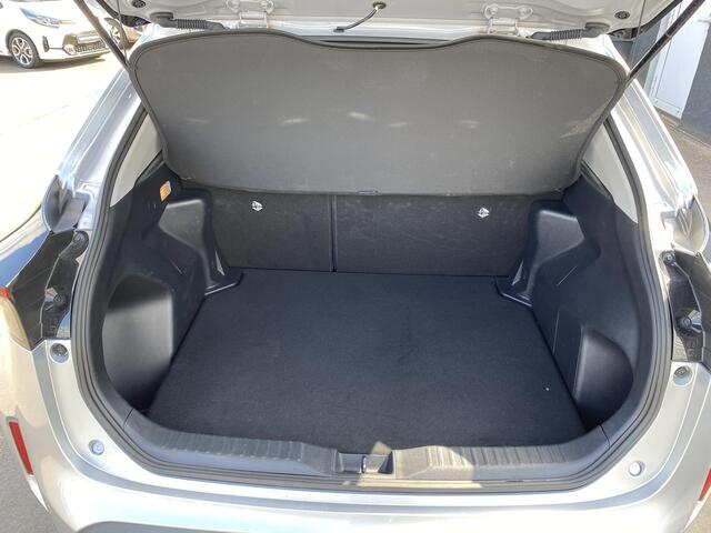 Toyota YARIS Cross 1.5 Hybrid Dynamic Edition Incl: AppleCarPlay / AndroidAuto, Navigatie, Parkeersensoren, Smart key, Privacy glass, Achteruitrijcamera, Adaptieve cruise controle