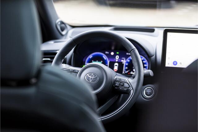 Toyota YARIS Cross 1.5 Hybrid 130PK AWD 4x4 Launch Edition Head- up display, Elektrische achterklep, Dodehoekdetectie , All-in Rijklaarprijs