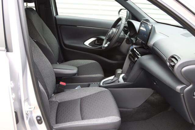 Toyota YARIS Cross 1.5 Hybrid 130 Team-Player NIEUW Winter-Pakket