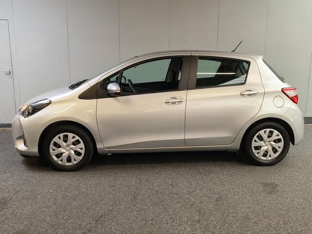 Toyota YARIS 1.0 VVT-i Active Rijklaar + 12 maanden Bovag-garantie Henk Jongen Auto's in Helmond, al 50 jaar service zoals 't hoort!