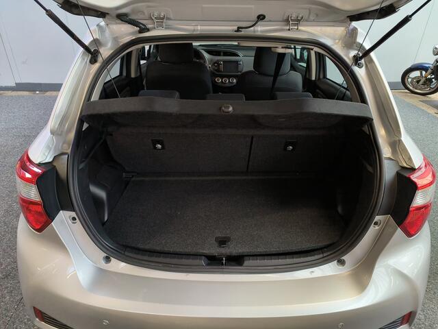 Toyota YARIS 1.0 VVT-i Active Rijklaar + 12 maanden Bovag-garantie Henk Jongen Auto's in Helmond, al 50 jaar service zoals 't hoort!