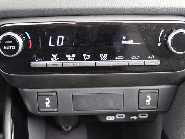 Toyota YARIS 1.5 Hybrid 115 Dynamic Limited | Stoelverwarming | Stuurverwarming |