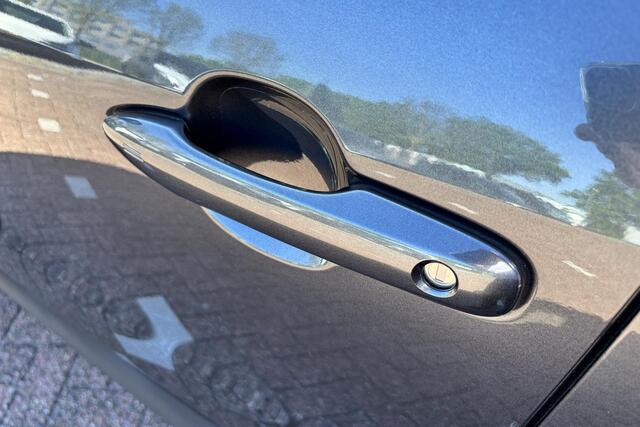 Toyota YARIS Cross 1.5 Hybrid 115 First Edition Parkeersensoren, Apple carplay, Android auto.