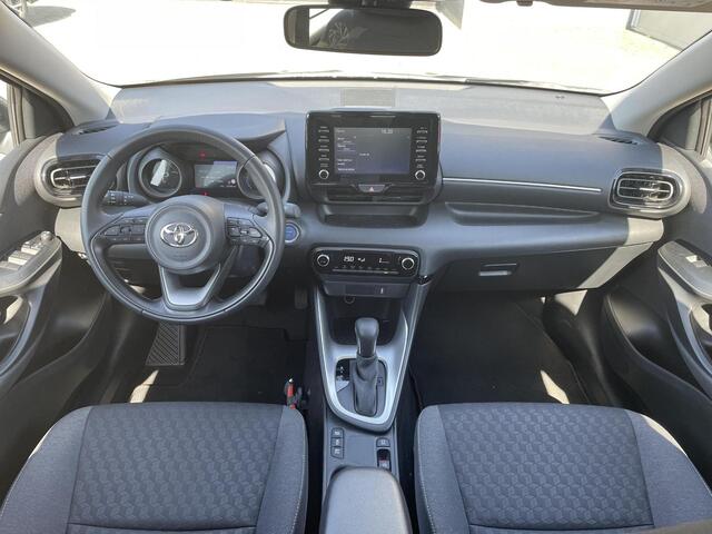 Toyota YARIS 1.5 Hybrid Dynamic **TREKHAAK/ ALL SEASON BANDEN/ APPLE CARPLAY**