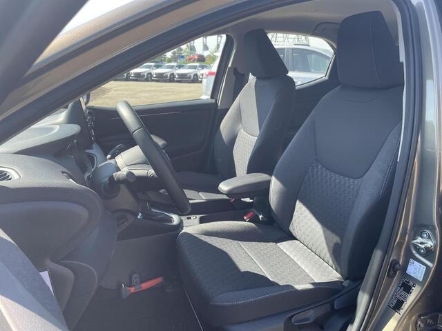 Toyota YARIS 1.5 Hybrid Dynamic **TREKHAAK/ ALL SEASON BANDEN/ APPLE CARPLAY**