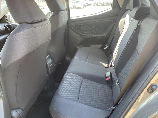 Toyota YARIS 1.5 Hybrid Dynamic **TREKHAAK/ ALL SEASON BANDEN/ APPLE CARPLAY**
