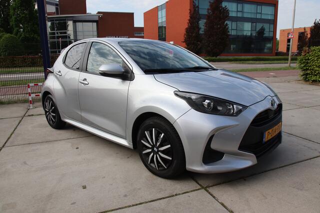 Toyota YARIS 1.5 Hybrid Sparco Clima, Carplay-Camera, Cruise, NL Auto Aanbieding!
