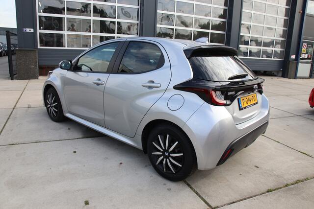 Toyota YARIS 1.5 Hybrid Sparco Clima, Carplay-Camera, Cruise, NL Auto Aanbieding!