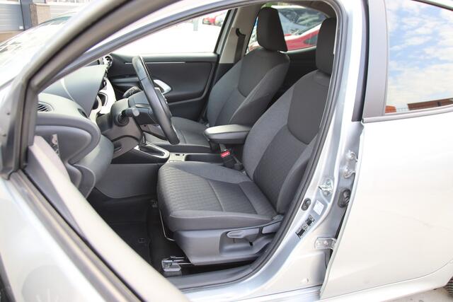Toyota YARIS 1.5 Hybrid Sparco Clima, Carplay-Camera, Cruise, NL Auto Aanbieding!