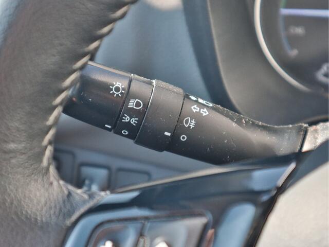 Toyota YARIS 1.5 Hybrid Active Navi+BT+Camera Cr.Control ECC-Airco
