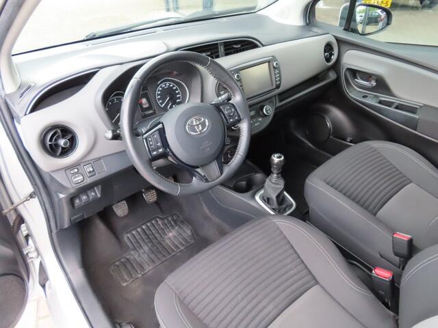 Toyota YARIS 1.5 VVT-I Aspiration Ecc Cruise Navi Trekhaak 2017