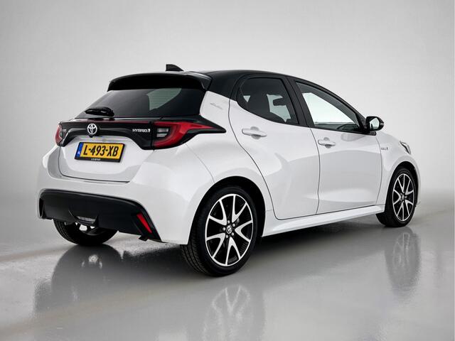 Toyota YARIS 1.5 Hybrid Executive Bi-Tone | Dealer Onderhouden | Parelmoer Lak | Sportstoelen | Stoelverwarming |