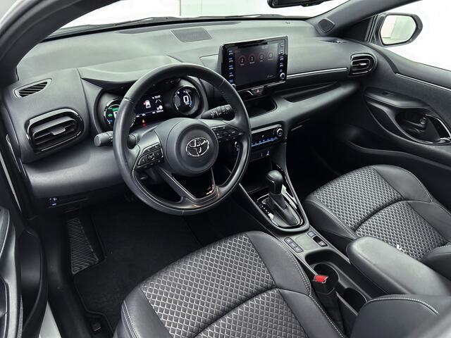Toyota YARIS 1.5 Hybrid Executive Bi-Tone | Dealer Onderhouden | Parelmoer Lak | Sportstoelen | Stoelverwarming |