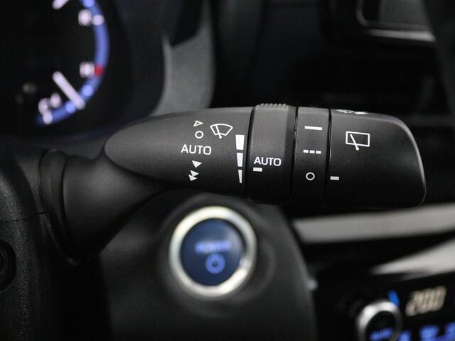 Toyota YARIS Cross 1.5 Hybrid Adventure | Navigatie | Panoramadak | Blind Spot | PCD | Head-up |
