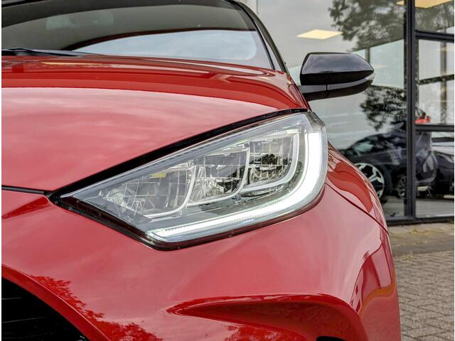 Toyota YARIS 1.5 Hybrid GR Sport Edition | Afn. trekhaak | Stoelverwarming | Leer | Bi-Tone | Camera | ACC