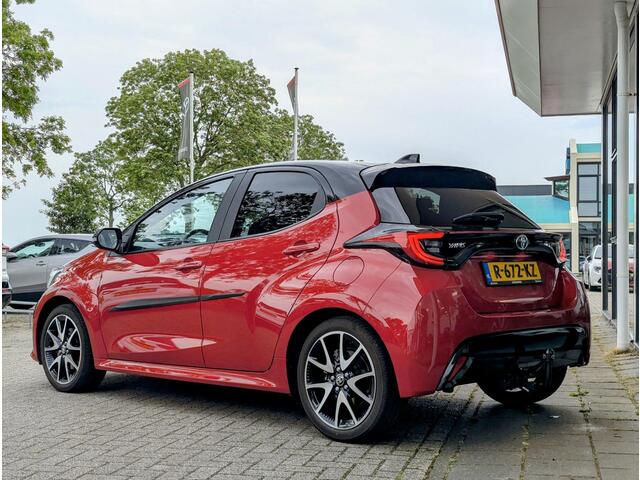 Toyota YARIS 1.5 Hybrid GR Sport Edition | Afn. trekhaak | Stoelverwarming | Leer | Bi-Tone | Camera | ACC