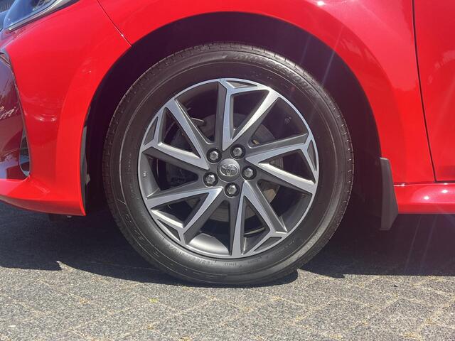 Toyota YARIS 1.5 Hybrid Executive | Stoel- + stuurverwarming | Carplay | 16 inch LM-velgen | Half lederen bekleding |