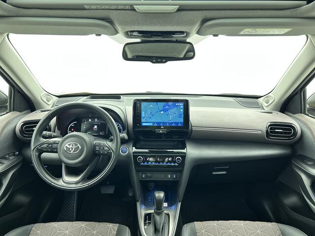 Toyota YARIS Cross 1.5 Hybrid Executive | Panoramadak | JBL | Stoelverwarming | PDC voor en achter | Navigatie |