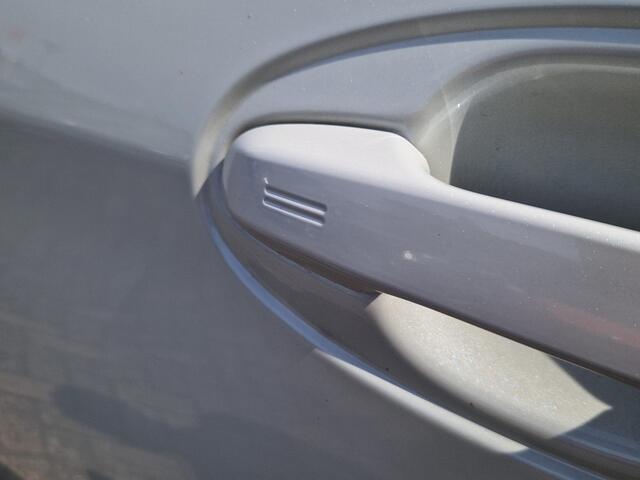 Toyota YARIS 1.5 Hybrid Dynamic Trekhaak Camera Cruise control