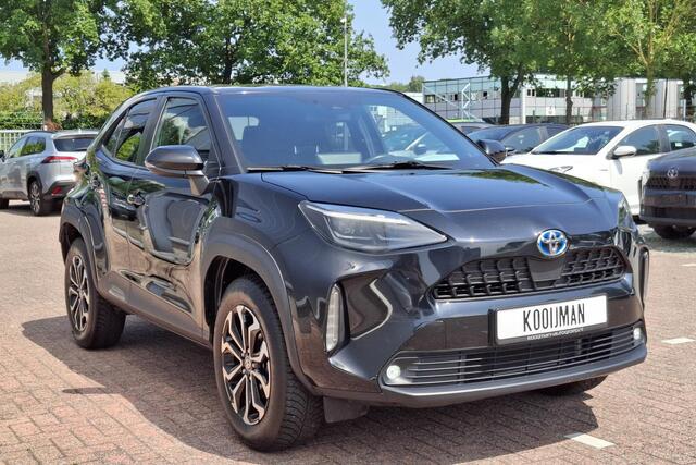 Toyota YARIS Cross 1.5 Hybrid Dynamic Navigatie, LED, Smart Key, Privacy glass, LMV,