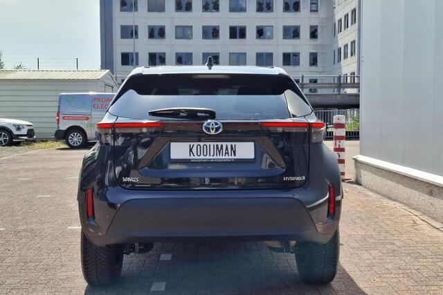 Toyota YARIS Cross 1.5 Hybrid Dynamic Navigatie, LED, Smart Key, Privacy glass, LMV,