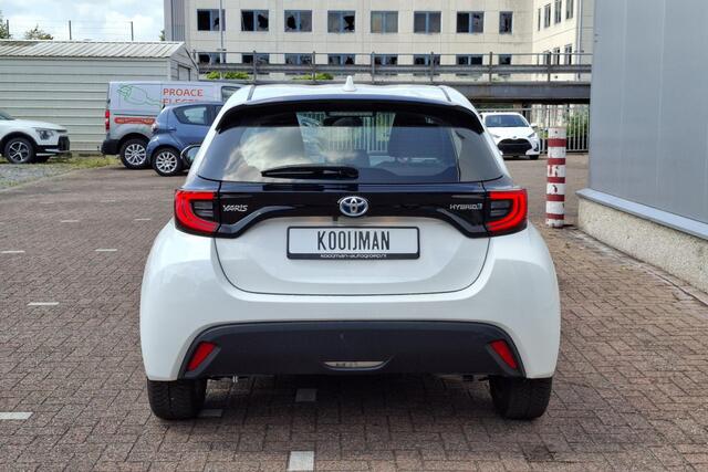 Toyota YARIS 1.5 Hybrid Dynamic Apple Carplay en/of Android auto Navigatie, LED, LMV, Achteruitrijcamera, Adaptieve cruise control, Climate control