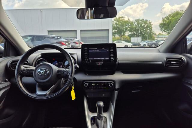 Toyota YARIS 1.5 Hybrid Dynamic Apple Carplay en/of Android auto Navigatie, LED, LMV, Achteruitrijcamera, Adaptieve cruise control, Climate control