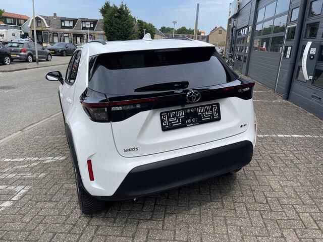 Toyota YARIS Cross 1.5 Hybrid 115 Business Automaat 2 Persoons Auto met laadvloer.