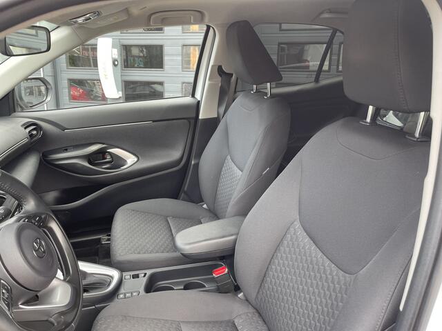 Toyota YARIS Cross 1.5 Hybrid 115 Business Automaat 2 Persoons Auto met laadvloer.