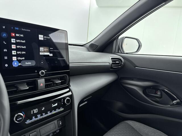 Toyota YARIS Cross 1.5 Hybrid 130 Dynamic | Stoel -/ Stuur verwarming | Apple Carplay -/ Android Auto |
