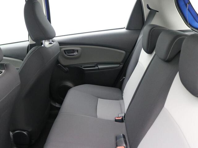 Toyota YARIS 1.5 VVT-i Aspiration / Airco Climat Control / Cruise Control / LMV / Historie aanwezig / All Seasonbanden / Bluetooth /