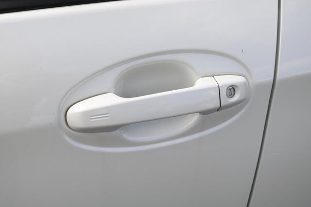 Toyota YARIS 1.5 Hybrid Bi-Tone Plus