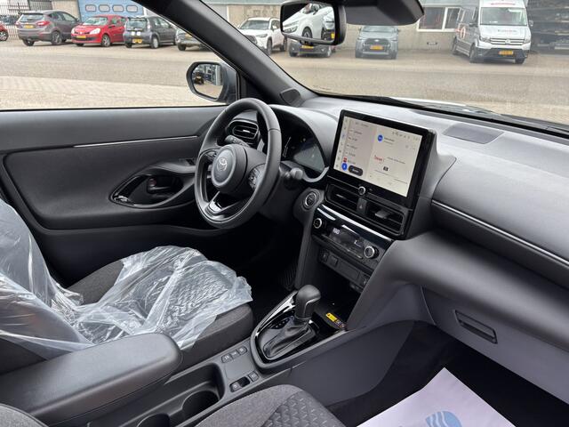 Toyota YARIS Cross 1.5 Hybrid 130 Dynamic NIEUW! / OP AFSPRAAK ! / Winterpakket / Apple/Android Carplay / Camera / Adaptive Cruise Control / Stoel en stuurwielverwarming