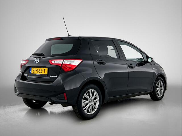 Toyota YARIS 1.5 Hybrid Dynamic | Navigatie | LM-velgen | Privacy glass |