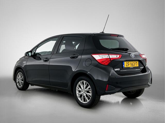 Toyota YARIS 1.5 Hybrid Dynamic | Navigatie | LM-velgen | Privacy glass |